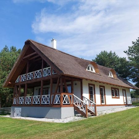 Villa Greyowka Dom Kryty Strzecha W Gardna Park à Czysta Extérieur photo