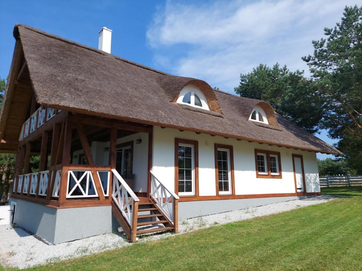 Villa Greyowka Dom Kryty Strzecha W Gardna Park à Czysta Extérieur photo