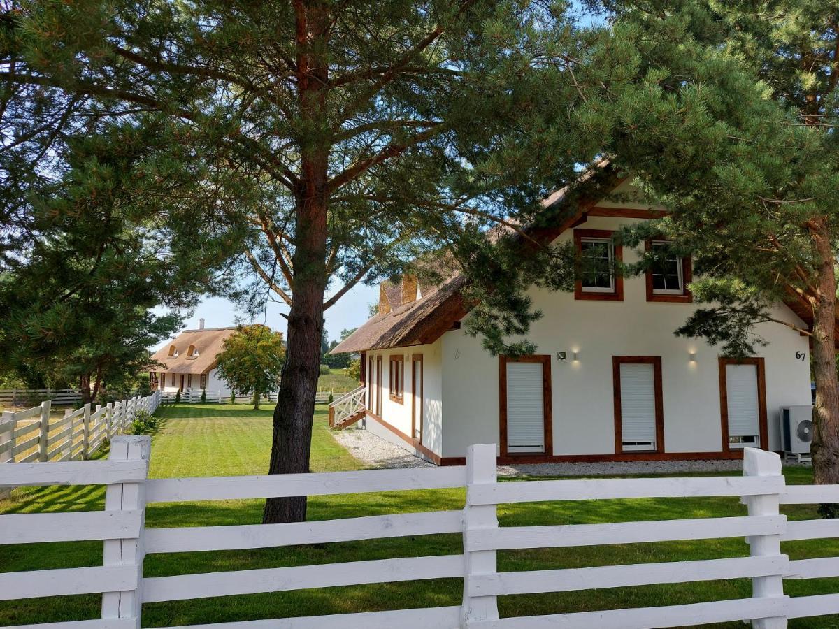 Villa Greyowka Dom Kryty Strzecha W Gardna Park à Czysta Extérieur photo